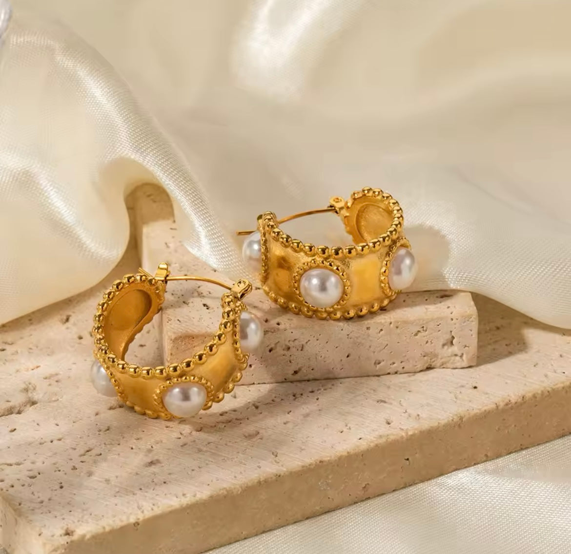 Jaqueline Vintage 18k Gold Plated Hoop Earring